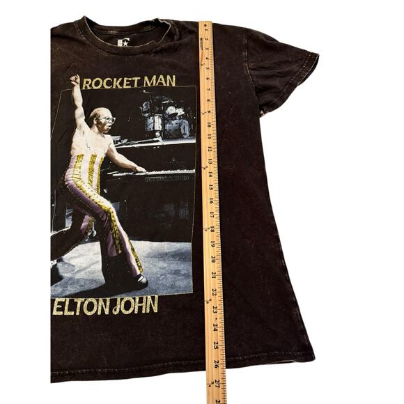 Elton John “Rocket Man” Vintage Style Graphic T-Shirt Black Distressed XL - Picture 3 of 7